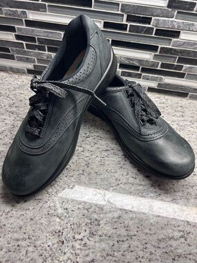 Womens SAS Nubuck Suede Walk Easy Casual Lace-Up Shoes in Dark Gray size 10.5
